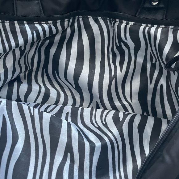 Great used overnight bag. - Picture 3 of 4